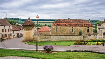 Château de Commarin à visiter en Côte-d'Or avec le Pass Patrimoine © Nick - Domaine public CC0