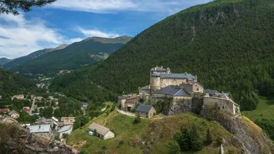 Visitez le Fort Queyras dans les Hautes-Alpes avec le Pass Patrimoine c AdobeStock_505735552 