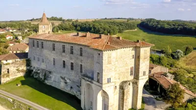 Visitez le Centre d'art du château de Lavardens dans le Gers avec le Pass Patrimoine © Centre d'art du château de Lavardens