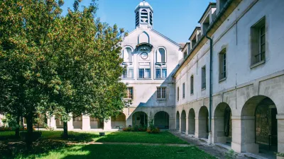 Visitez Musée d'art et d'histoire Paul Eluard, en Seine-Saint-Denis, avec le Pass Patrimoine. © MAHPE
